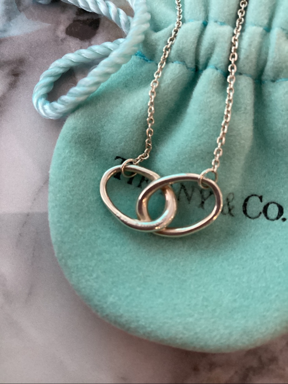 Tiffany & Co. Silver double loop interlocking Necklace - Picture 3 of 7
